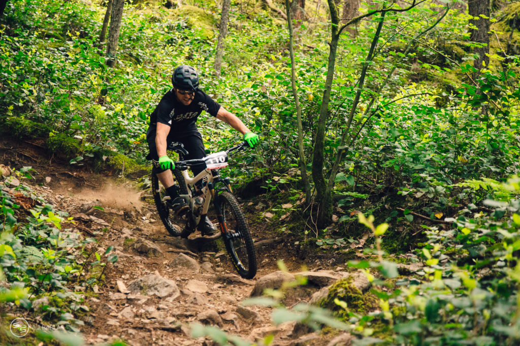 Craig Wilson storms down Stage 5 of the 2015 Squamish Enduro